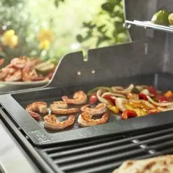 Weber Gjutjärnsplatta Genesis II 4-6 St Brännare 7 Weber Gjutjärnsplatta Genesis II 4-6 St Brännare -Billig Weber Butik weber stoebejerns grillplade til genesis ii 400 600 7650 35883 2